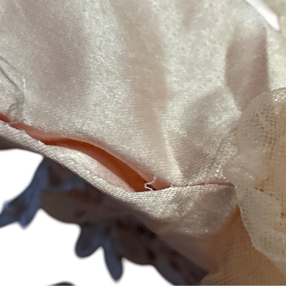 Elegant Pink and Lace Dress - size 10/12 - Picture 3 of 3